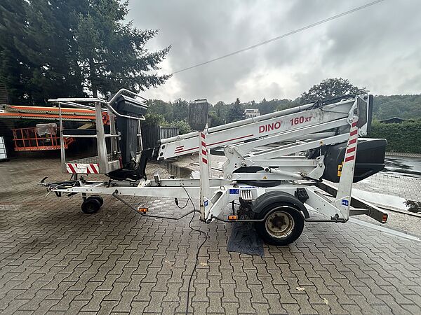 Anhänger Gelenk Teleskop Arbeitsbühne DINO 160XT - Transportstellung